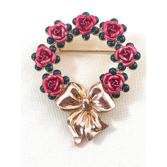 AVON Rose Wreath Pin / Brooch - Wear for the Holidays or All Year Round! - Picture 3 of 5
